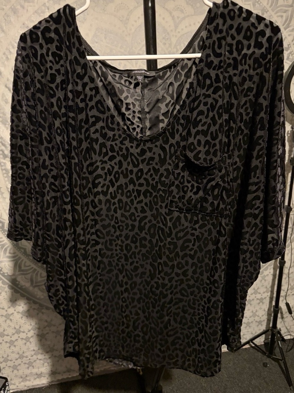 mittoshop Black Velvet Leopard Print V-Neck Blouse | 1X